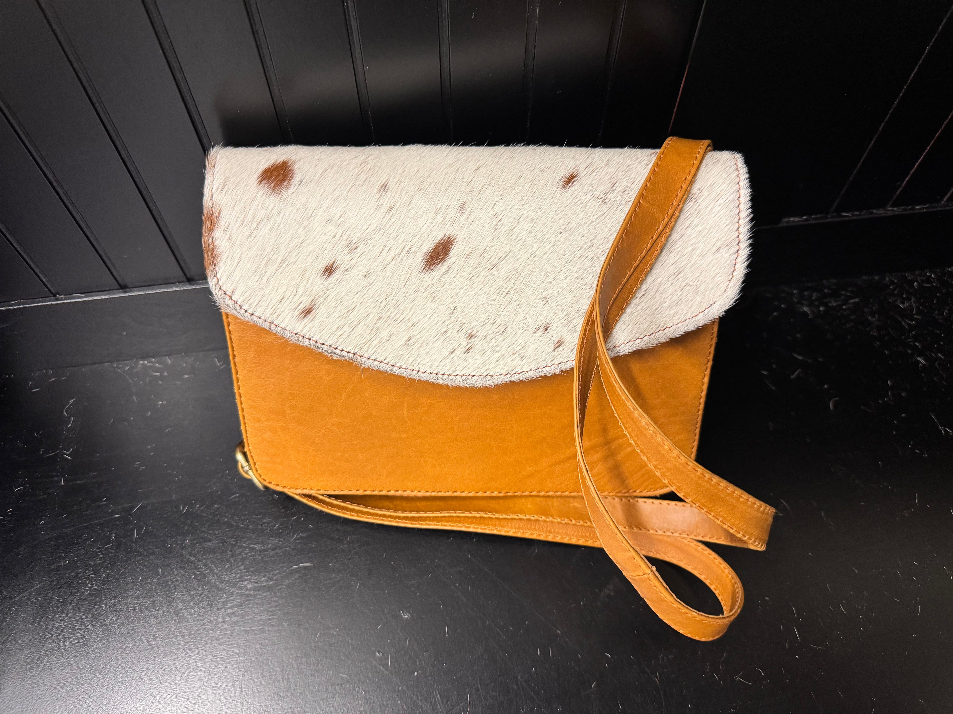 Natural Cowhide Accordion Envelope Purse